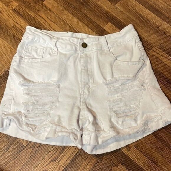 Roswear women’s distressed white stretch denim shorts. Size 4. - Picture 1 of 3